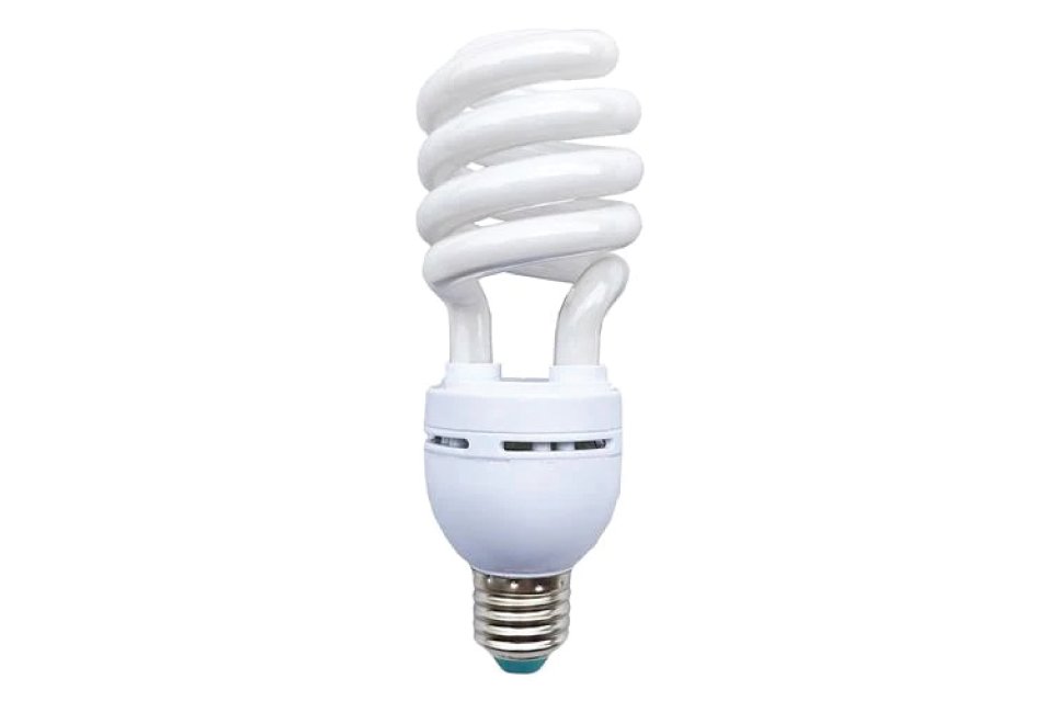 This bulb provides full-spectrum UVA and UVB light, helping support your bird’s natural behavior, mood, and overall wellbeing in indoor environments.